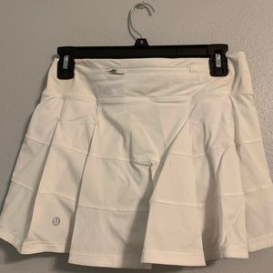 white lululemon tennis skirt